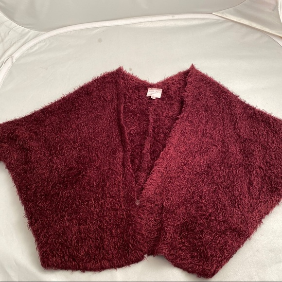 Romeo and Juliet Couture burgundy fuzzy cardigan M - Picture 4 of 8